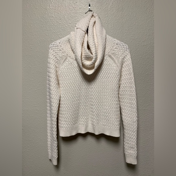 New York & Company Sz M women’s pearl white thick cowl-neck chunky sweater cozy - Picture 4 of 14